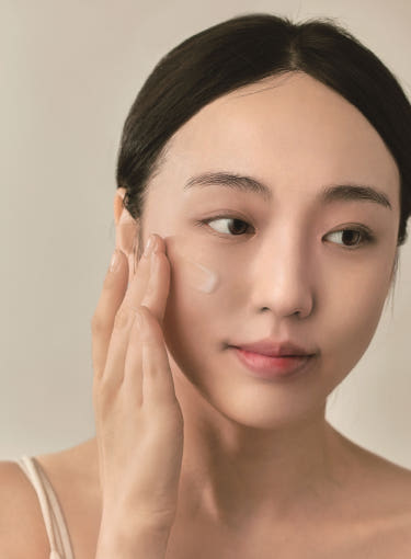 Beauty of Joseon Light On Serum 30ml – Brighten, Soothe & Strengthen with Centella + Vitamin C | CanZee